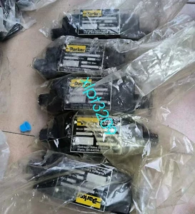 D3W4CNTC14  PARKER NEW Solenoid Valve By DHL or FedEx - Picture 1 of 2