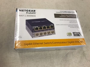Netgear GS105 5 Port Gigabit Ethernet Switch - Picture 1 of 3