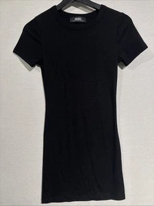 Camiseta mini vestido negro manga corta LuLu's - Imagen 1 de 5