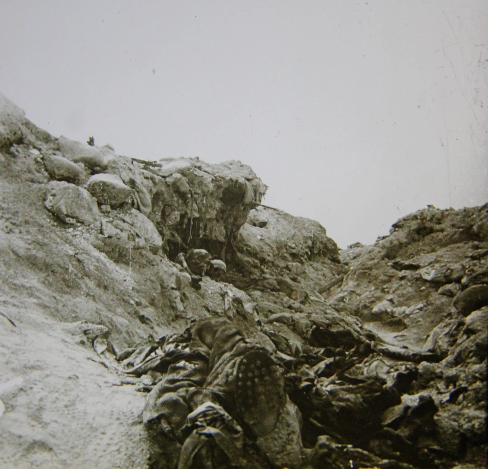 SOMME-COMBLES-TRANCHEE BOCHE-STEREO-45X107-VERRE-GUERRE-14/18-WW1- GLASS-3D - Photo 1/1