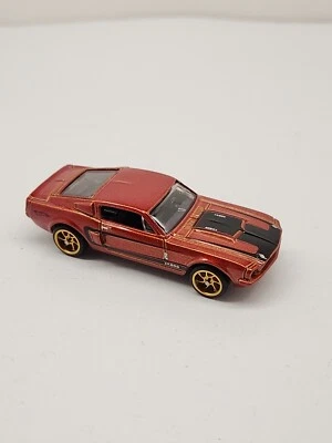 2011 Hot Wheels Muscle Mania Series Vermelho 67 SHELBY GT-500 Mustang com Real Riders  - Imagem 1 de 4