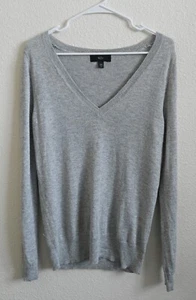 MOSSIMO Women's Silver Metallic Lightweight Pullover V Neck size Medium Office - Picture 1 of 5