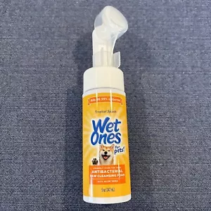 Wet Ones for Pets Antibacterial Dog Paw Cleaner with Built-in Scrubber Brush ... - Picture 1 of 4