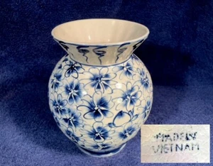 MINT Vintage MADE In VIETNAM Hand Painted 7" VASE Urn COBALT Blue FLOWERS Floral - Picture 1 of 6