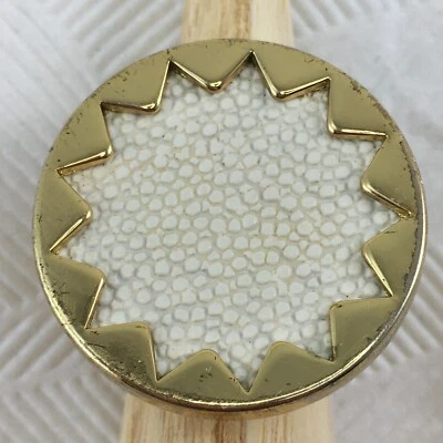 Anillo HOUSE OF HARLOW Sunburst Cuero Guijarro Blanco Tono Dorado Talla 6 Nicole Richie Foto 1 de 4