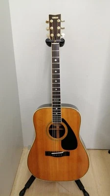 YAMAHA L-10 acoustic guitar - Image 1 of 4
