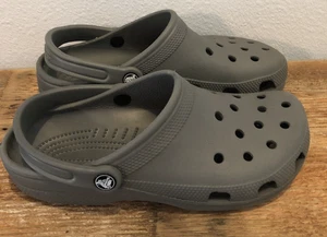 Crocs Classic Clog Schuhe Herren 7 Damen 9 grau leicht bequem Slipper Riemen - Bild 1 von 8