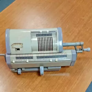 CALCULATING MACHINE Hand Mechanical Calculator Antique hand crank from japan - Picture 1 of 3