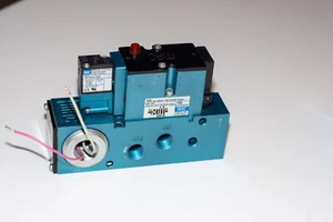 MAC 82A-AC-BKA-TM-DAAP-4DA solenoid valve manifold 120V tested 6-month warranty - Picture 1 of 9