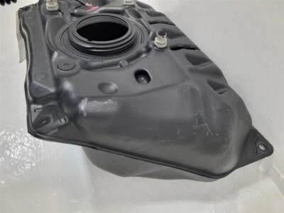 Conjunto de tanque de combustible Scion XD 2007-2014 Toyota Yaris hatchback fabricante de equipos originales usado Foto 1 de 2
