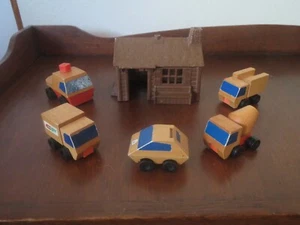 Vintage 1970s Mattel CAMP PUTT-PUTT Log Cabin and 5 PUTT-PUTT vehicles - Picture 1 of 2
