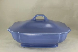 Excellent Homer Laughlin Riviera Mid Century Mauve Casserole with Lid - Fiesta - Picture 1 of 8