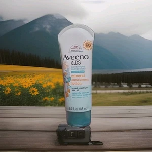 Loción protectora solar mineral Aveeno Kids FPS 50 3 OZ protección continua 08/2025 - Imagen 1 de 1