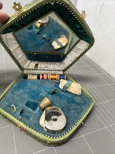 VINTAGE SEWING SEW NEEDLE CASE VICTORIAN BOX COTTON TAPE TAILOR SEAMSTRESS - Picture 1 of 7