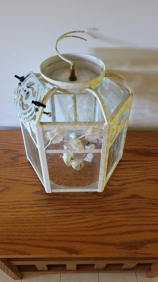 Bege claro/off white com folhas decorativas Hinkley - Imagem 1 de 4