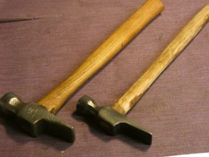 2 VINTAGE TINSMITHS HAMMERS CAST STEEL NO 2 & 9 TOOLSHOP TOOLS - Picture 1 of 5