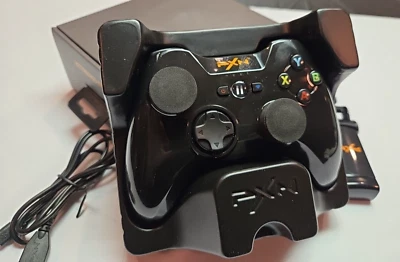 PXN Speedy Wireless Gaming Controller (iPhone iOS/iPad/iPod) w/ iPhone Mount - Image 1 of 4