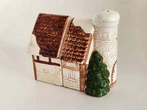 House Shaped Salt Pepper Shakers Set - Picture 1 of 9