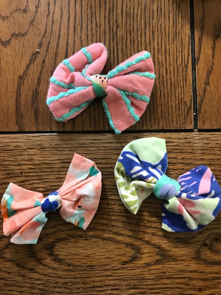 Paquete de 3 clips giratorios Matilda Jane usados en excelente estado La aventura comienza pinzas para el cabello sistema operativo Foto 1 de 1