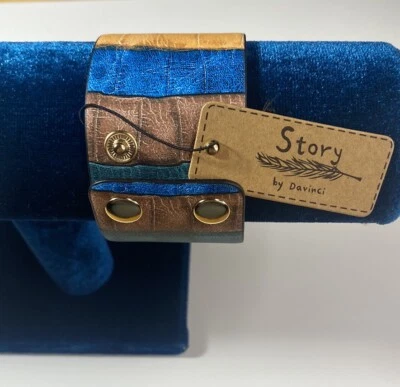 "Pulsera envolvente colorida Story By Davinci imitación cuero cierre a presión 8"" ajustable" Foto 1 de 4