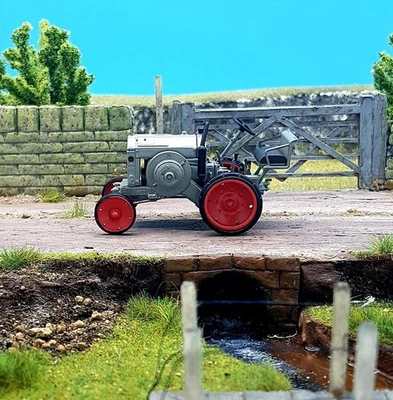 Tractor agrícola vintage de ferrocarril modelo escala 0 calibre O 1:43 NUEVO EN CAJA Foto 1 de 4