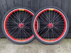 Set ruote Mountain High 26" Red Fixie Aero mozzi di trazione pneumatici Schwalbe City Jet - Foto 1 di 24