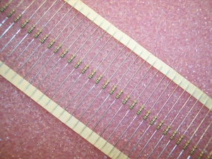 Menge (100) 5,1 Ohm 0,33 W 5 % KOHLENSTOFFFILM WIDERSTÄNDE CFA0207/SK2H-5R1-5 % DRALORIC - Bild 1 von 6