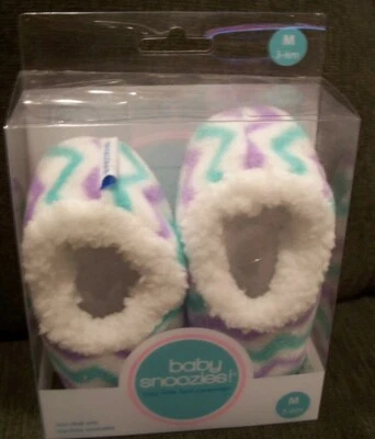BABY SNOOZIES new non-skid fleece slippers~size M~3M to 6M~green purple chevron - Image 1 of 3
