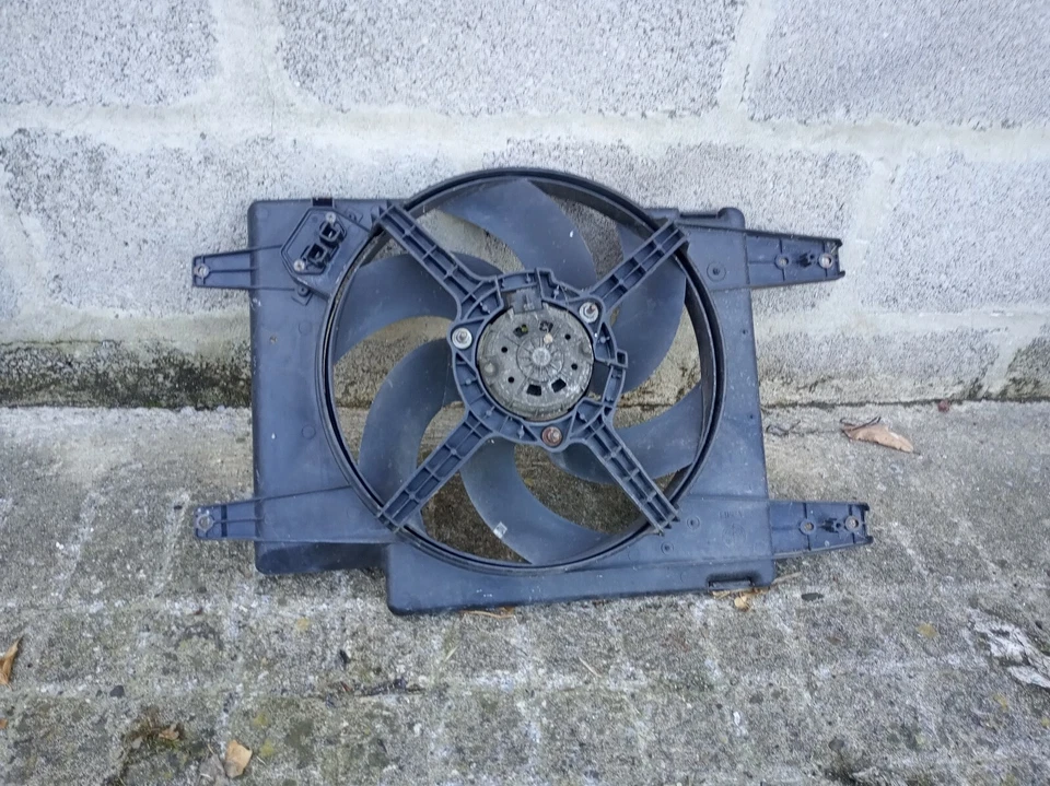 Ventilador radiador Alfa Romeo 156 147 GT Foto 1 de 1