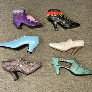 Vintage Konvolut 6 Miniatur High Heel Schuhe Deko Sammlerstücke - Bild 1 von 15