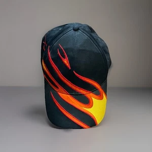 Berretto da baseball %100 cotone nero ~ cappello con fiamme rosse e gialle a scatto schiena diretta - Foto 1 di 6
