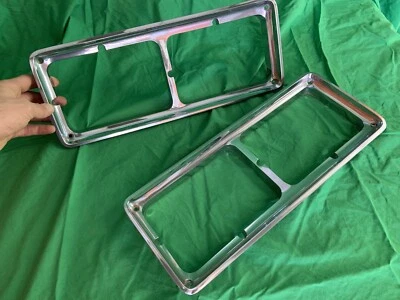 Oldsmobile Cutlass 1976-1977 salón faros bisel moldura x2 Foto 1 de 4