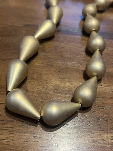 Vintage Mid Century Matte Gold Tone Teardrop Metal 24in Strand Loose Beads - Picture 1 of 4