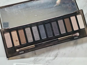 Urban Decay NAKED SMOKY Eyeshadow Palette (12 Shades/Brush) - Picture 1 of 7