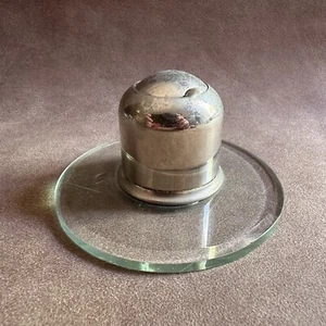 VINTAGE ART DECO SILVER PLATED & GLASS BASE INKWELL w/ INSERT MADE IN ENGLAND - Picture 1 of 8