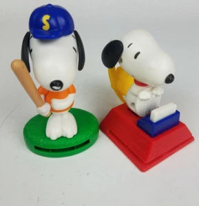 Lot of 2 2018 Snoopy Mcdonalds Happy Meal Toys Baseball Key Chains - Picture 1 of 8