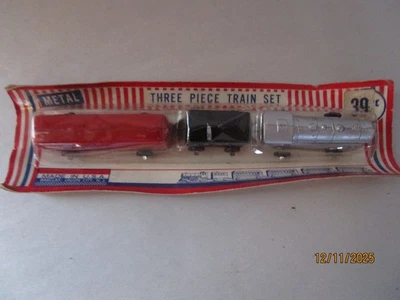Barclay, 335, Juego de tren de metal de tres piezas, como nuevo en paquete. Foto 1 de 2