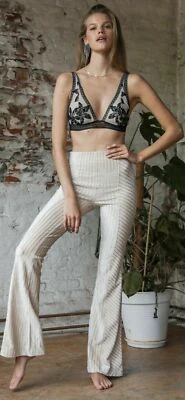 Free People NUEVO Mujer Alia Bralette Floral Boho ALIAZ1302 Negro Blanco Encaje  Foto 1 de 4