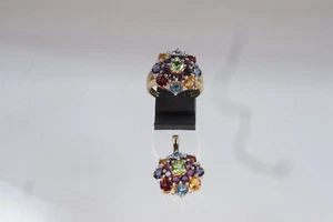 Hermoso conjunto de estrellas de diseño anillo y colgante 375 GG engastado con piedras de colores - Imagen 1 de 20