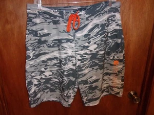 Men's Reel Legends Camo Print Board Shorts Size 38 - Foto 1 di 1