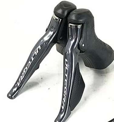 Palancas de cambio Shimano Ultegra ST-R8070 Di2 disco hidráulico L+R 11 velocidades usadas Foto 1 de 4