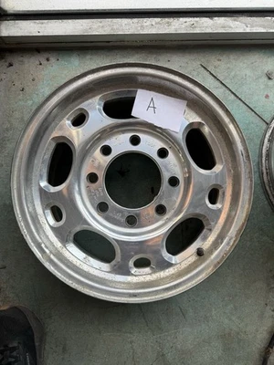 Llanta GMC Sierra 1500 HD 2500 3500 SRW Yukon 1999-2013 usada OEM 16x6,5 16" Foto 1 de 4