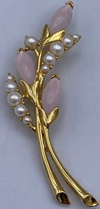 Signed CROWN TRIFARI Vtg Gold Tone Milk Pink Rhinestone Flower Brooch Faux Pearl - Picture 1 of 8