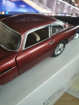 DANBURY COMO NUEVO ASTON MARTIN DB5 DUBONNET MODELO ROJO EN CAJA Foto 1 de 4