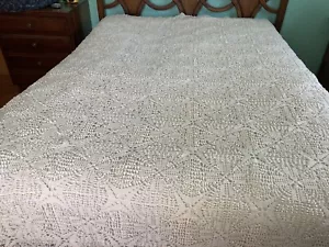 Copriletto vintage all'uncinetto 95"L x78"W buono prelavato davvero bello chiaro ecrù - Foto 1 di 12