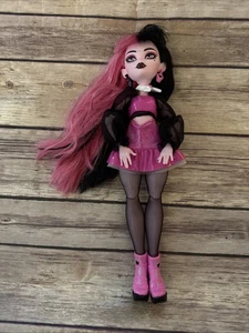 Monster High Draculaura Doll with Outfit Clothes 2022 Pink Black - Picture 1 of 4