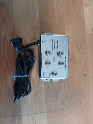 RadioShack Archer 15-1119 4-Way Distribution Amplifier VCR/VHF/CATV/FM - Image 1 of 4