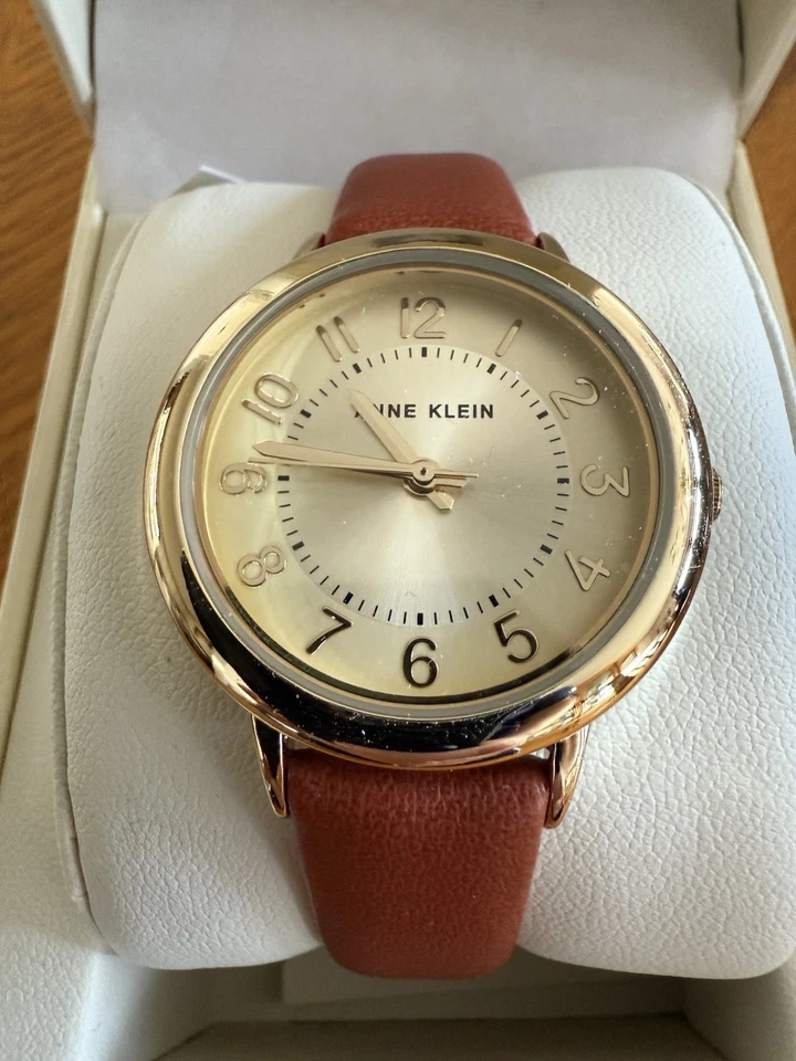 Reloj de Vestir Anne Klein AK/3154CHHY Necesita Batería Nueva Foto 1 de 4