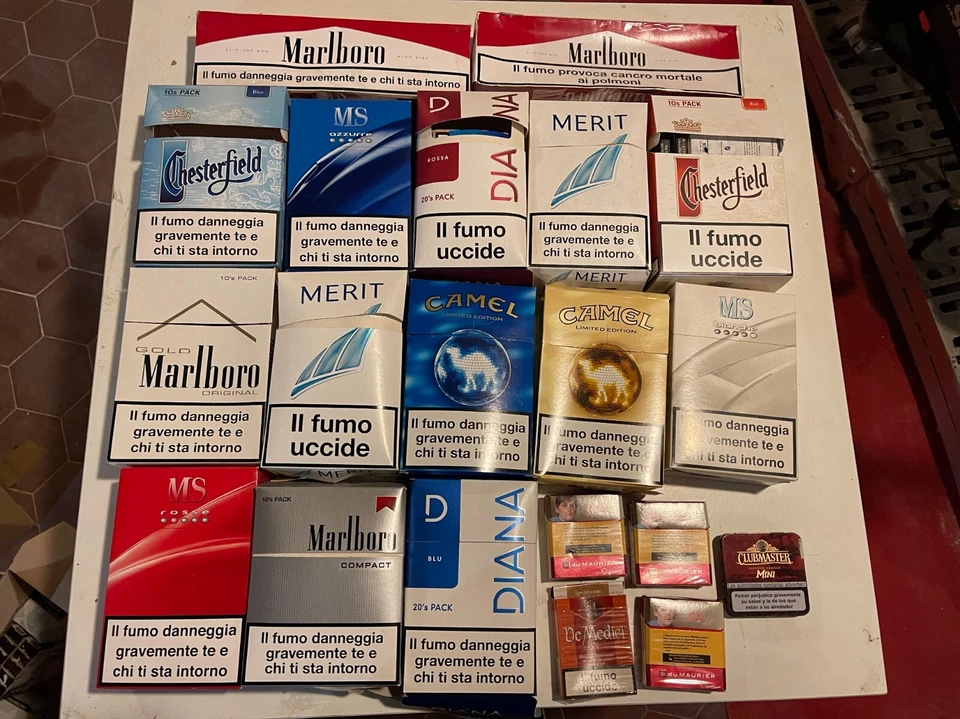 COLLEZIONE PACCHETTI DI SIGARETTE VUOTI CIGARETTE MARLBORO MERIT CAMEL DIANA MS - Immagine 1 di 1