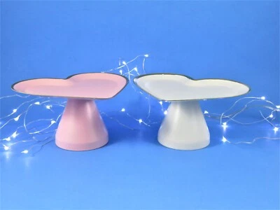Par de soportes para cupcakes en forma de corazón Horizon elevadores estaño metal rosa y blanco Foto 1 de 4